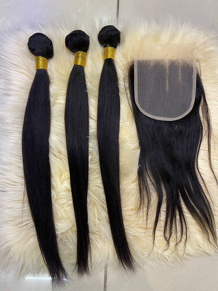 Straight bundles and closure